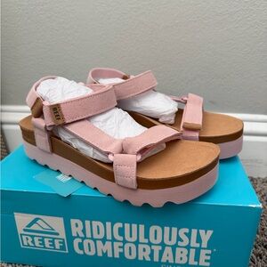 Brand New w Tags Reef Blush Pink Cushion platform Sandals